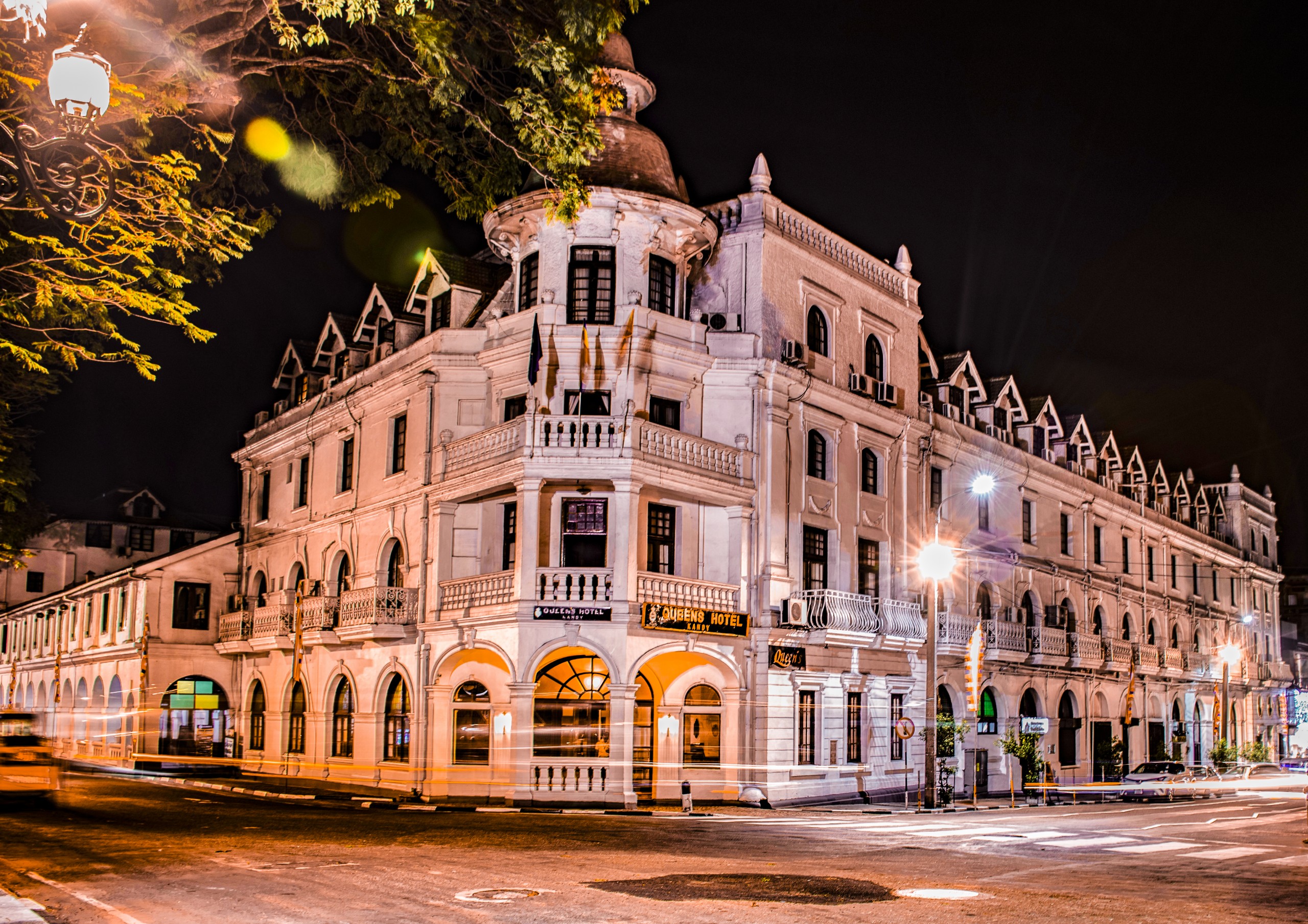 queens hotel